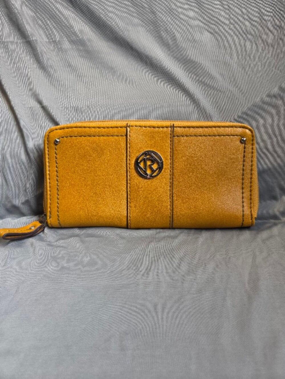 NWOT Women's Relic Wallet R Logo Yellow Brown Credit Card Organizer